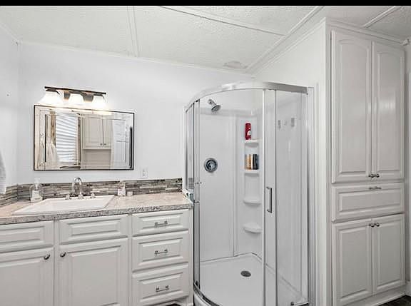 4th image of 2526 S Sacramento Ave