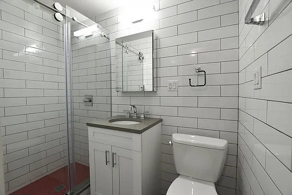 Rented by REAL New York | media 24