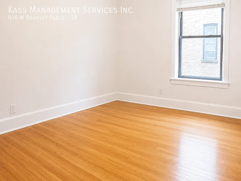 836 W Bradley Pl #2R — Photo 8