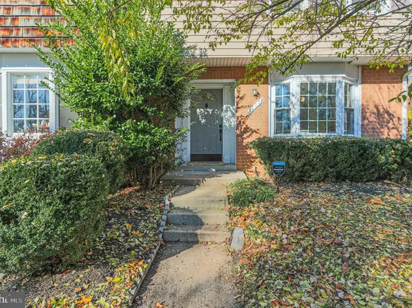 1717 Redgate Farms Ct, Rockville, MD 20850