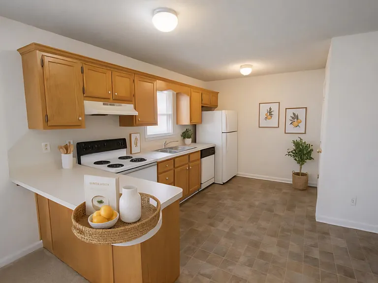 Salem Manor Apartments — Photo 5