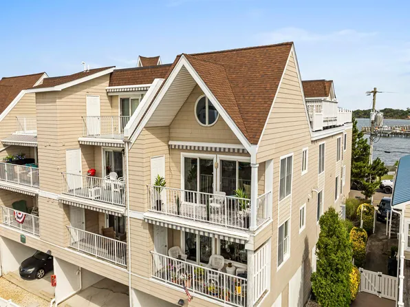 1415 Harbor Ln APT 202, Cape May, NJ 08204