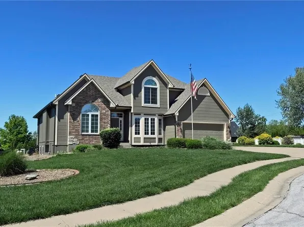 2616 Duncan Cir, Harrisonville, MO 64701