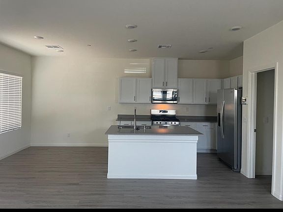 4th image of 4742 Arctic Cliffs Ave