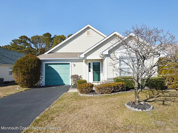2nd image of 2470 Woodbine Ln