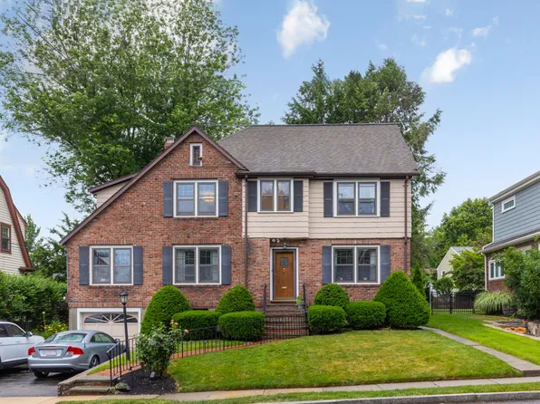 23 Richardson Rd, Belmont, MA 02478