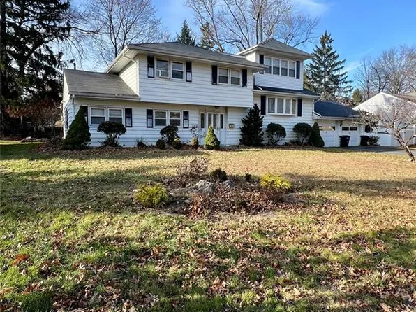 71 Stewart St, Demarest, NJ 07627