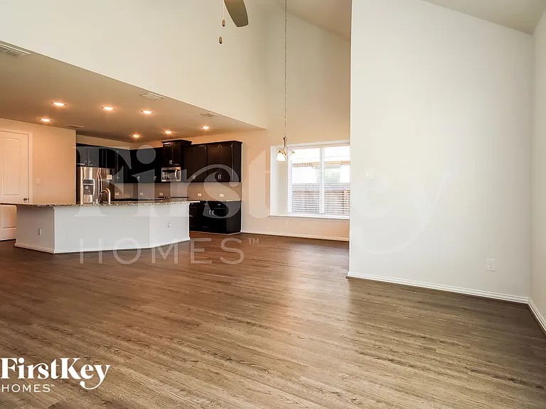 24323 Huntcliff Dr — Photo 3