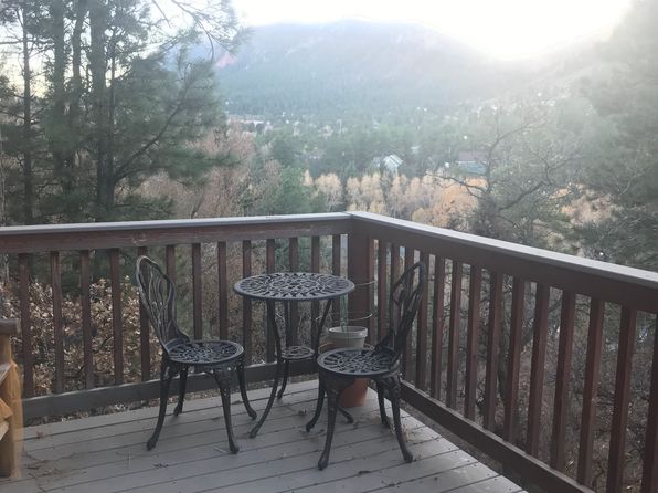 40 Valley Crescent St