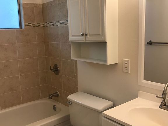 3rd image of 2505 Sierra Blvd