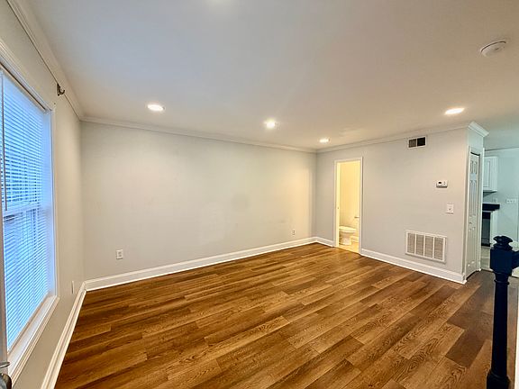 3rd image of 3913 Overbrook Dr APT 2B