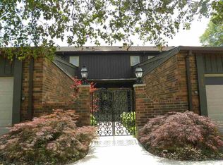 738 Riverside Ct, South Bend, IN 46616