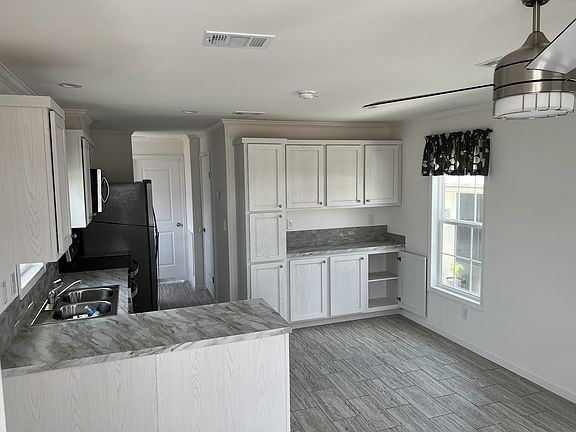2nd image of 1501 W Commerce Ave #Mh025
