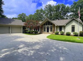 156 Thundering Waters Dr, Cornelia, GA 30531
