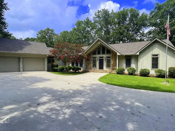 156 Thundering Waters Dr, Cornelia, GA 30531