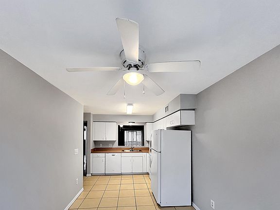2nd image of 1239 SE 8th St APT 3