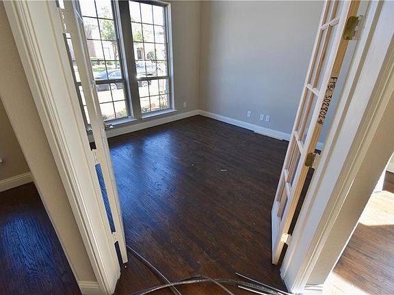 4th image of 11433 Corsicana Dr