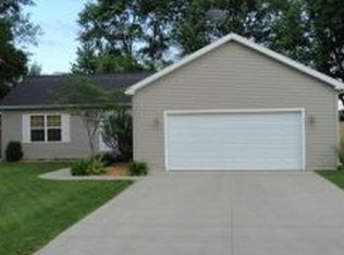 207 W Edgewood Ave, Effingham, IL 62401