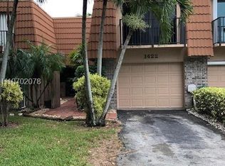 1422 SW 109th Way, Davie, FL 33324
