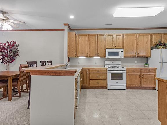 4th image of 206 Potter ROAD #102