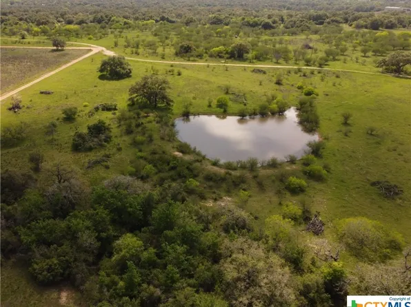 1339 Mission Valley Rd, Meyersville, TX 77974