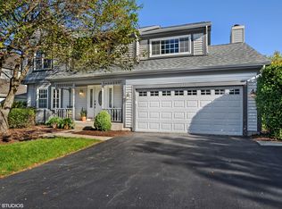 377 Cambridge Dr, Grayslake, IL 60030