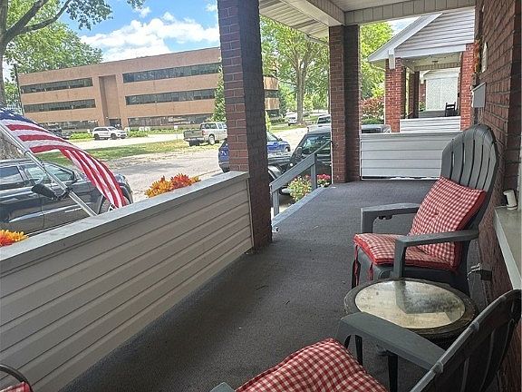 5th image of 5505 Washington Ave SE