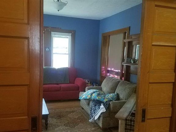 2nd image of 215 Maryland Ave