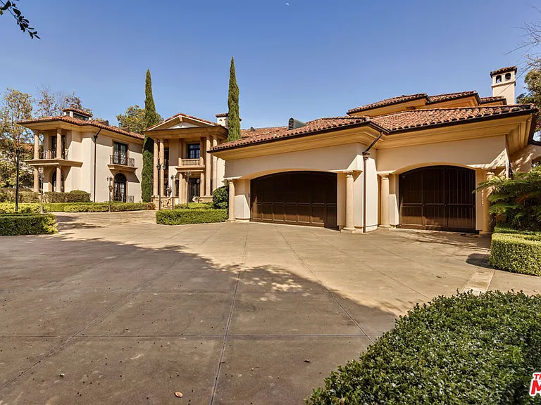 2374 Earls Ct — Photo 9