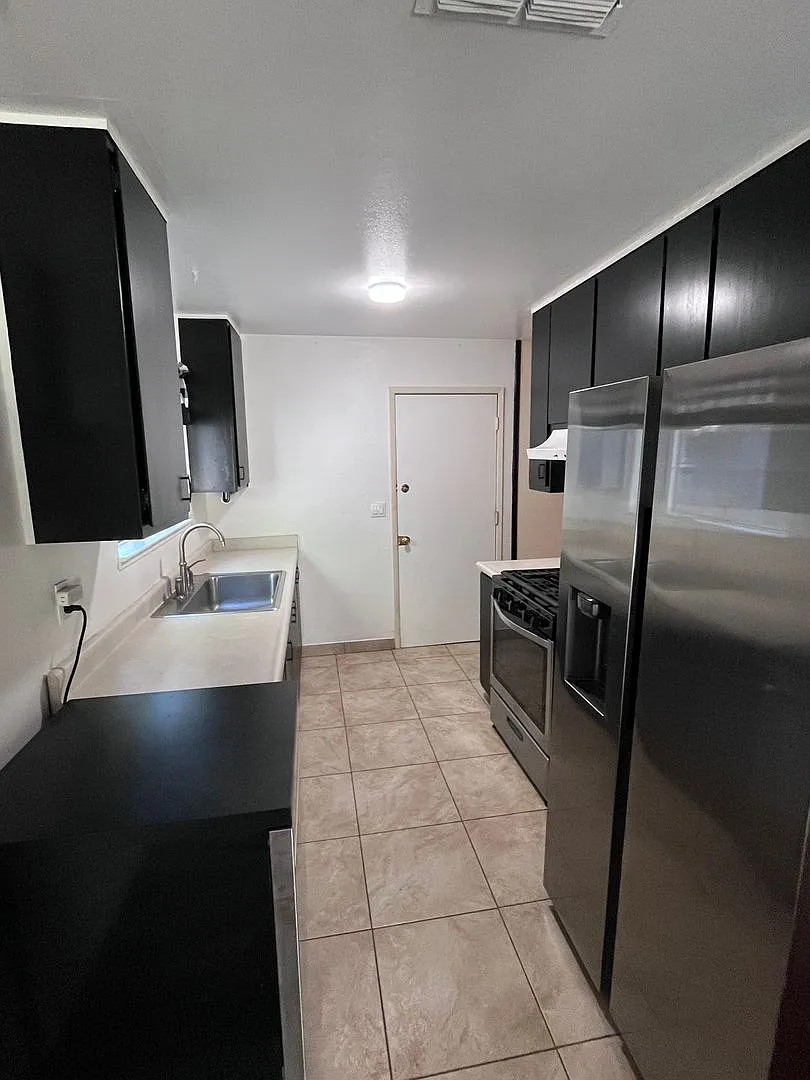 Nice 3-Bedroom Home In Sacramento! — Photo 2