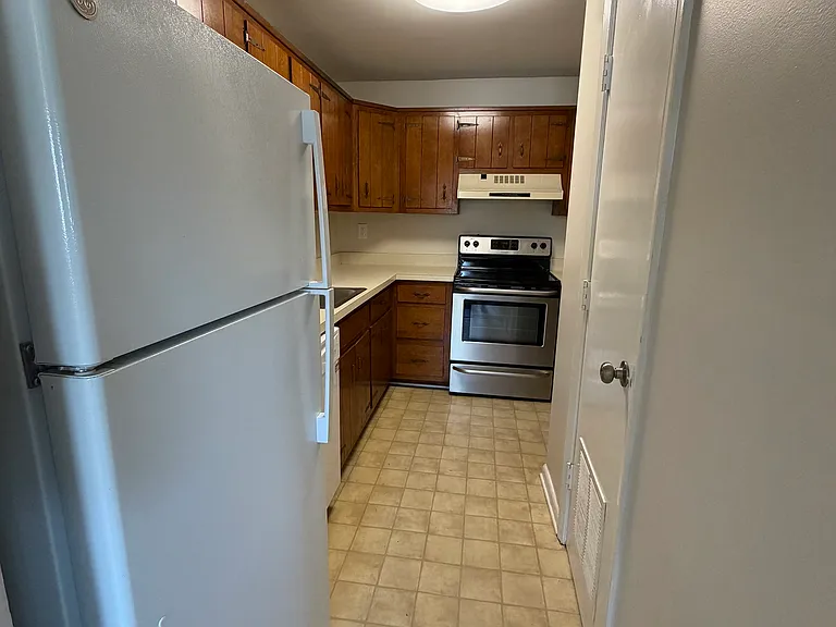2 Warren Lodge Ct #A — Photo 3