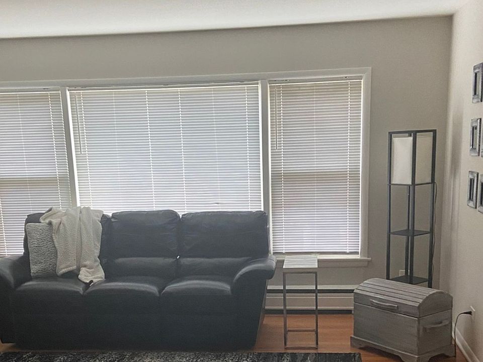 1st image of 6630 N Harlem Ave APT 1W