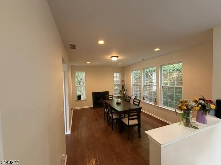 310 Winding Hill Dr — Photo 5