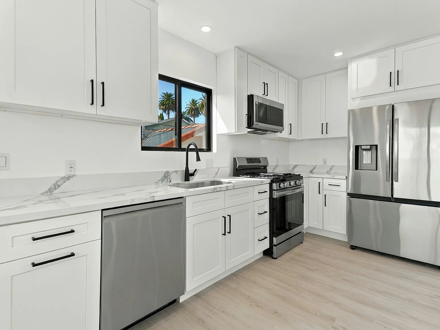1 bed, 600 sqft, $2,985 — Photo 3