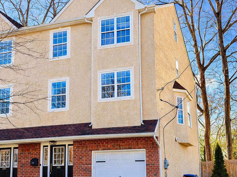 1st image of 1218 W Oak St
