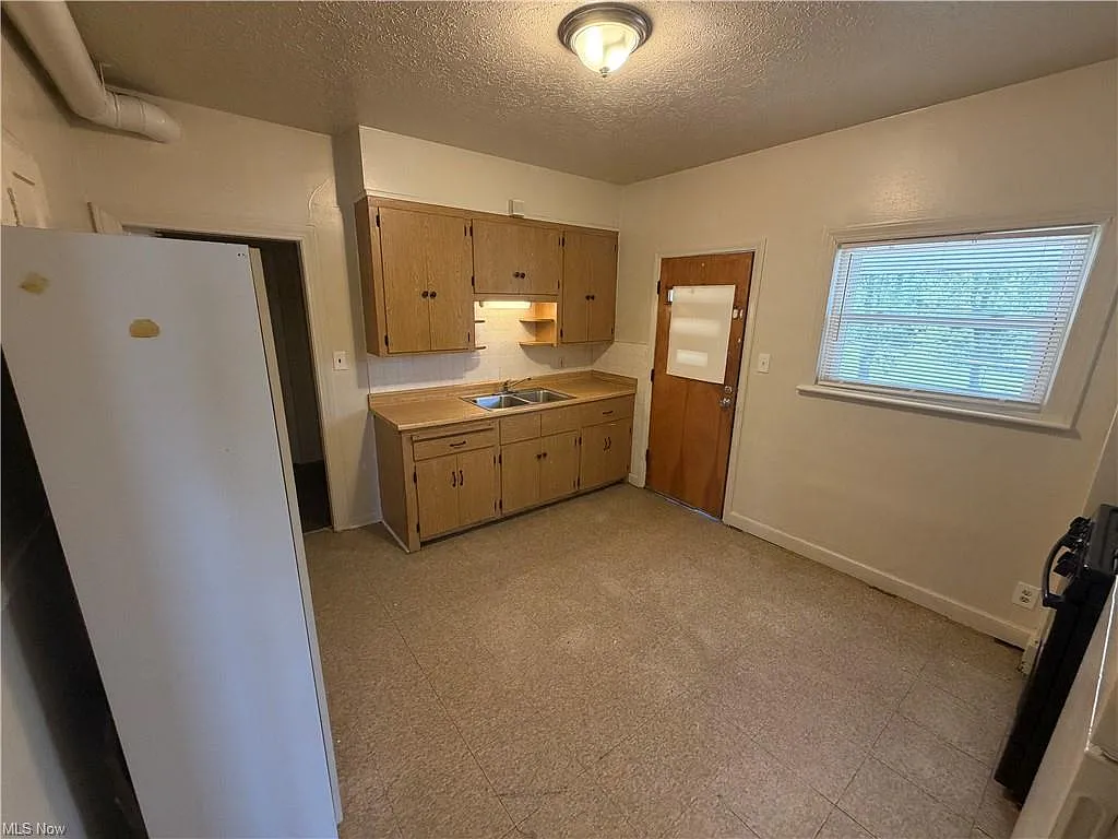 2 bed, $900 — Photo 4