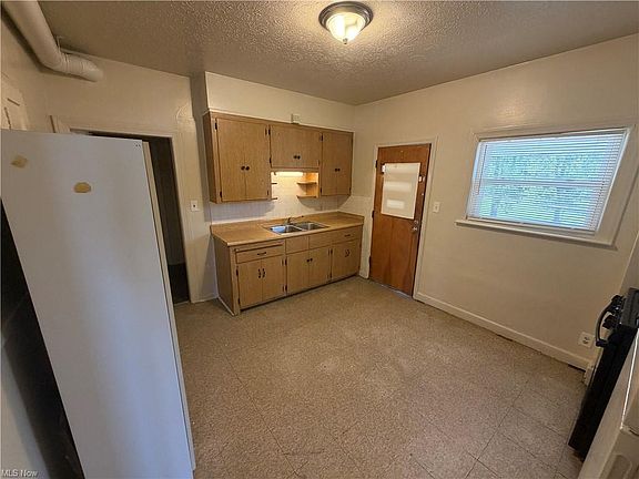 4th image of 15300 Waterloo Rd #1