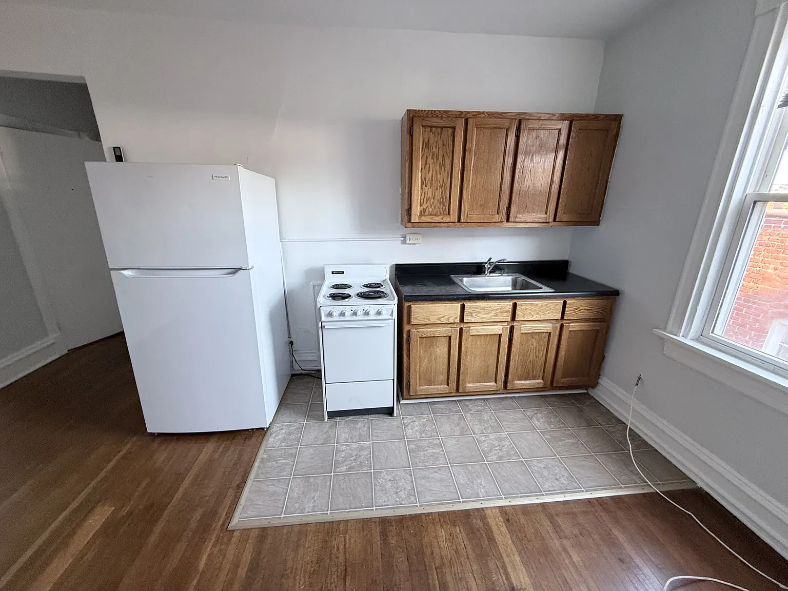 1 bed, $895 — Photo 2