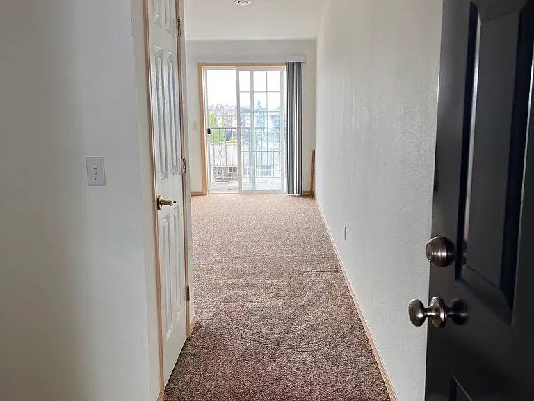 1160 Monroe Ave NE #D4 — Photo 3