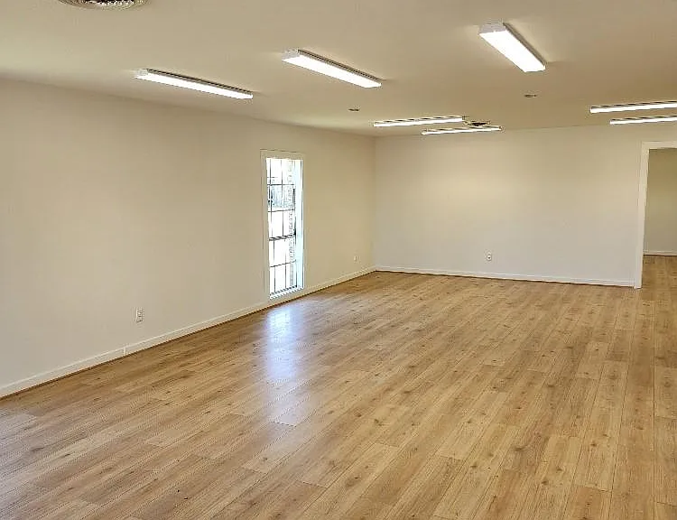 1301 N Avenue H — Photo 9