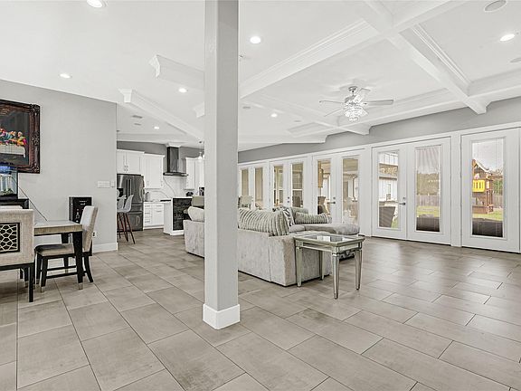 5th image of 4821 1st St