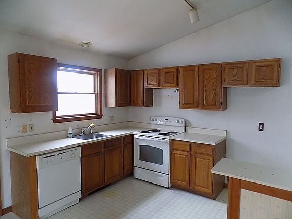 2nd image of 4811 Glacier Dr