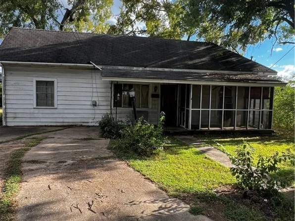 1104 E Main St, Paris, AR 72855
