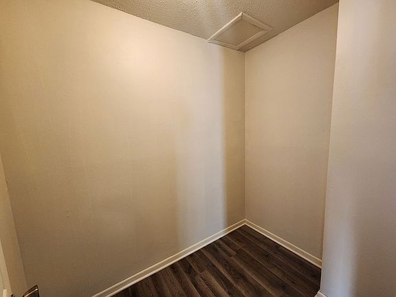 5th image of 202-212 1/2 W Montgomery St #210