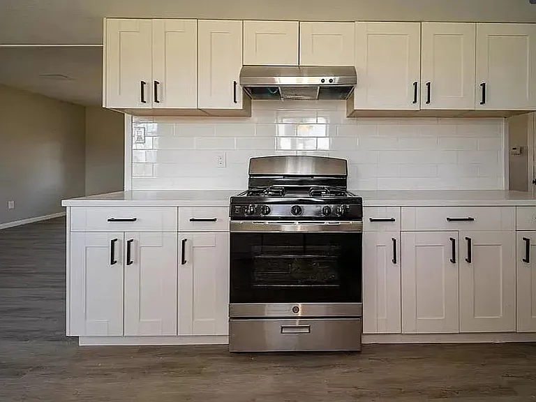 2712 Seattle Ave — Photo 4