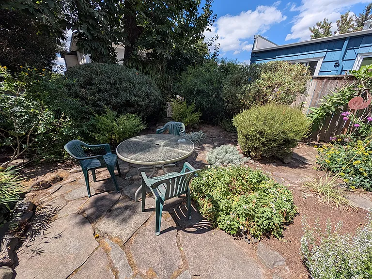 551 SE 15th Ave #BASEMENT — Photo 3