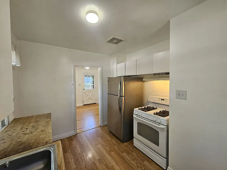 2131 S Grant St — Photo 4