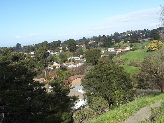 4th image of Shamrock Dr