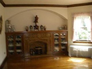 3rd image of 1825 N Newcastle Ave