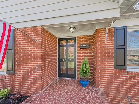 3rd image of 5318 Robinhood Rd